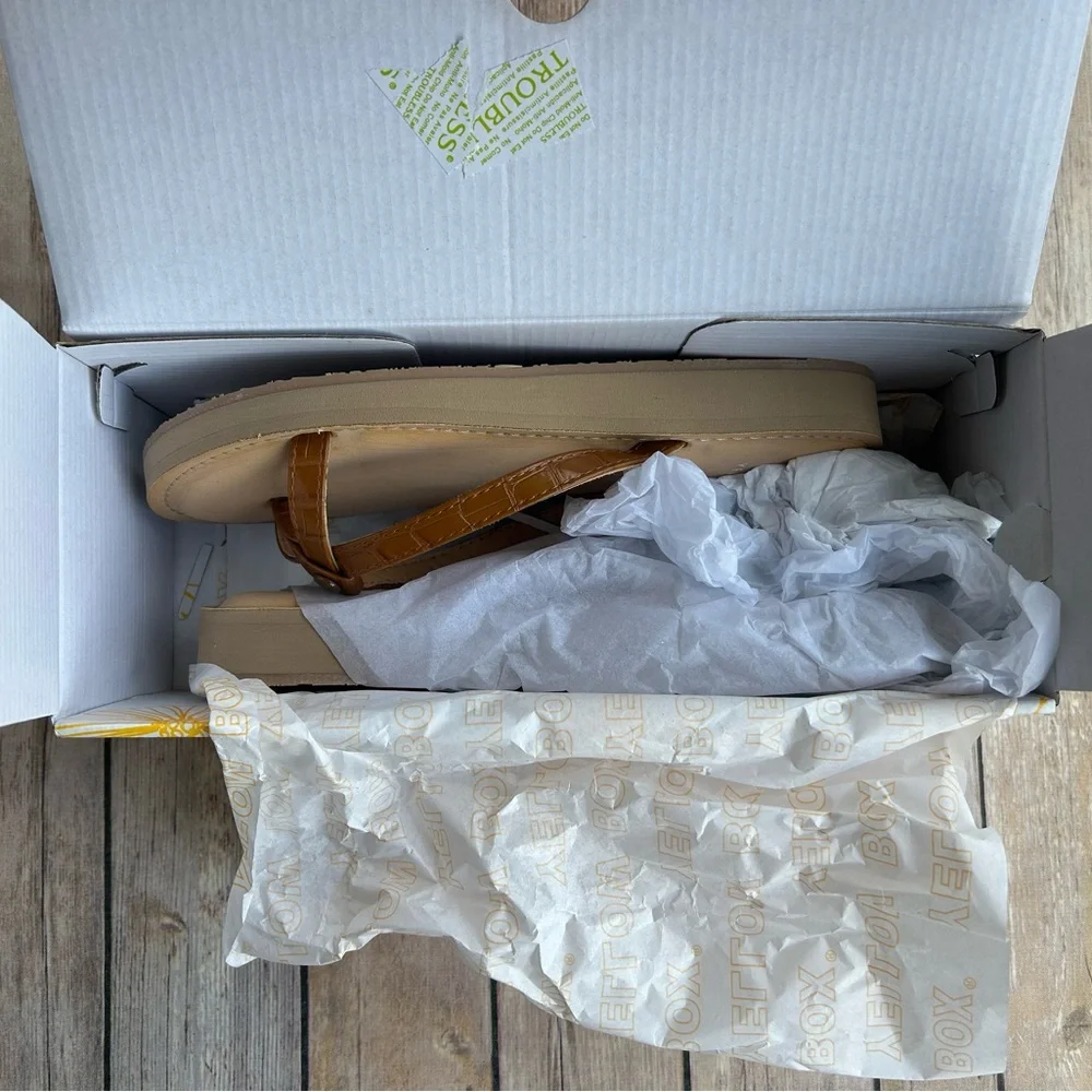 NWT Yellow Box Brown Sandals, Size 8.5 - Picture 3 of 4